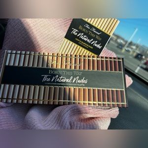 Too faced-born this way eye shadow palette THE NATURAL NUDE💅
